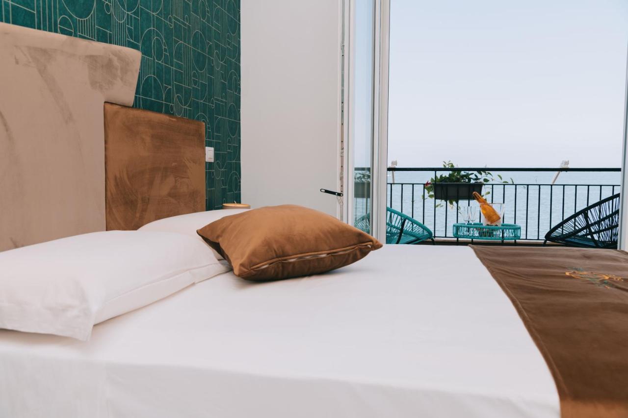 Frontemare Suite Castellammare di Stabia Exterior foto